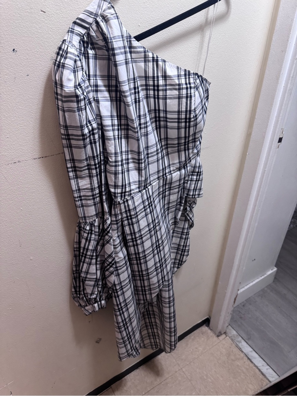 Wayf Black and White Plaid One-Shoulder Dress size XS